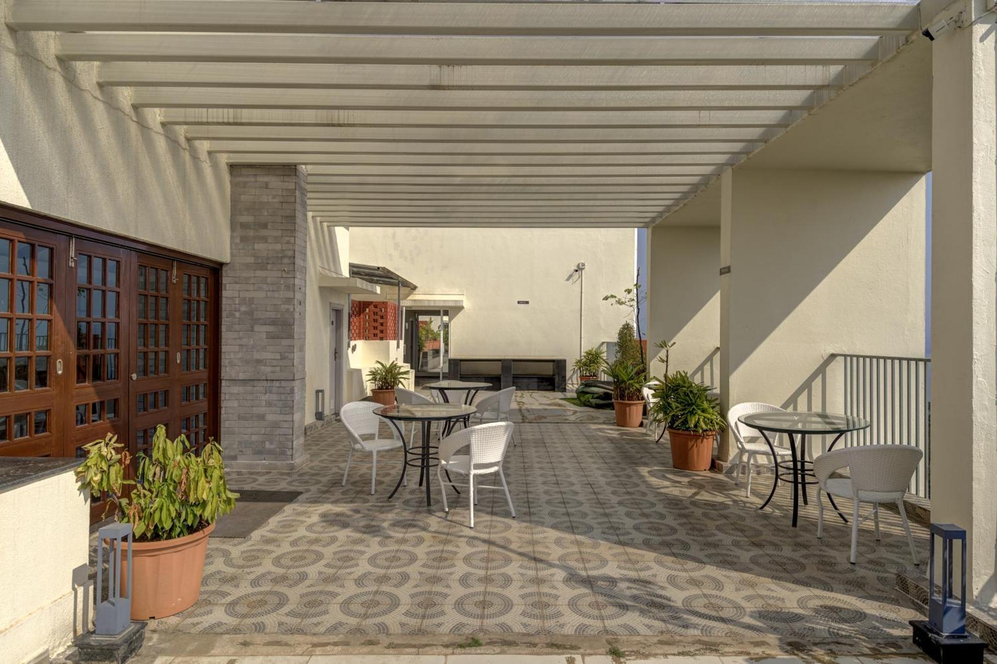 ダボリムLuxe 2Bhk 10Min From Goi Airport With Pool Accessアパートメント エクステリア 写真